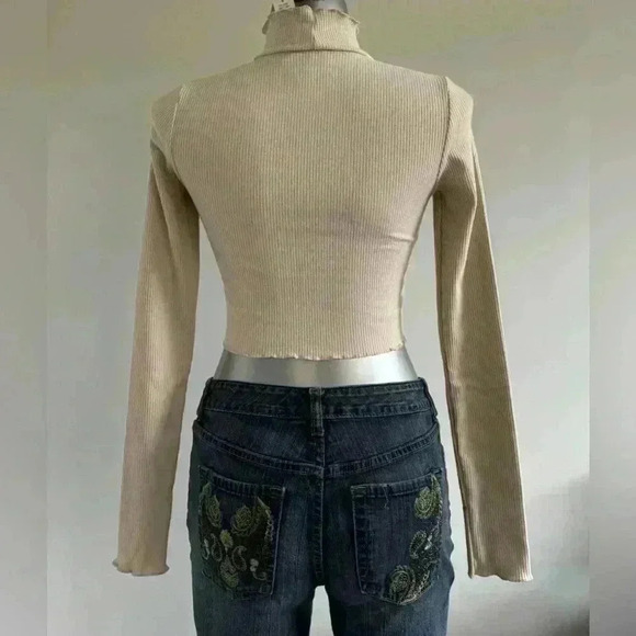 🆕Women’s Aerie Long  Sleeve Crop T shirt - Picture 3 of 16